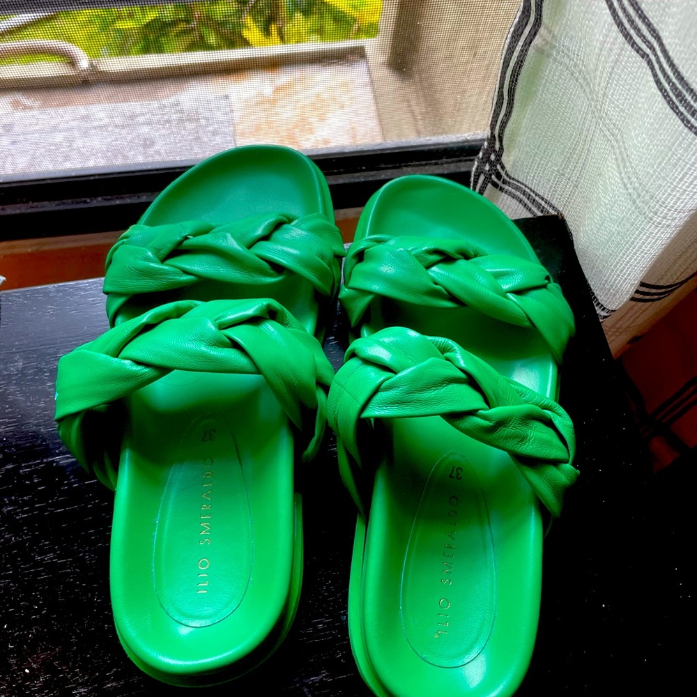 Ilio Smeraldo green leather footbed sandals